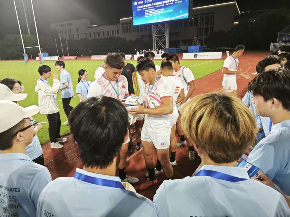 她买了好几 她买了好几