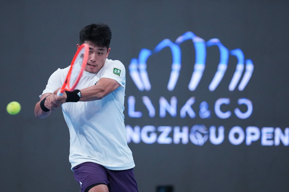 看台上竖起, inews 看台上竖起, inews