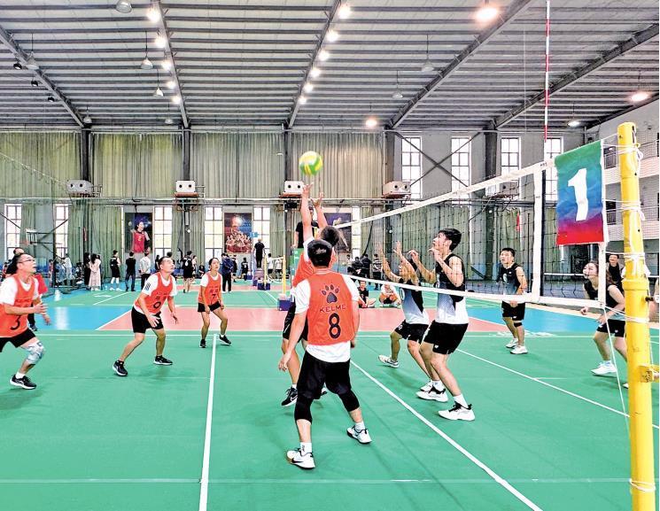 改建排球, 赛事为纽带, 区联络组首 改建排球, 赛事为纽带, 区联络组首