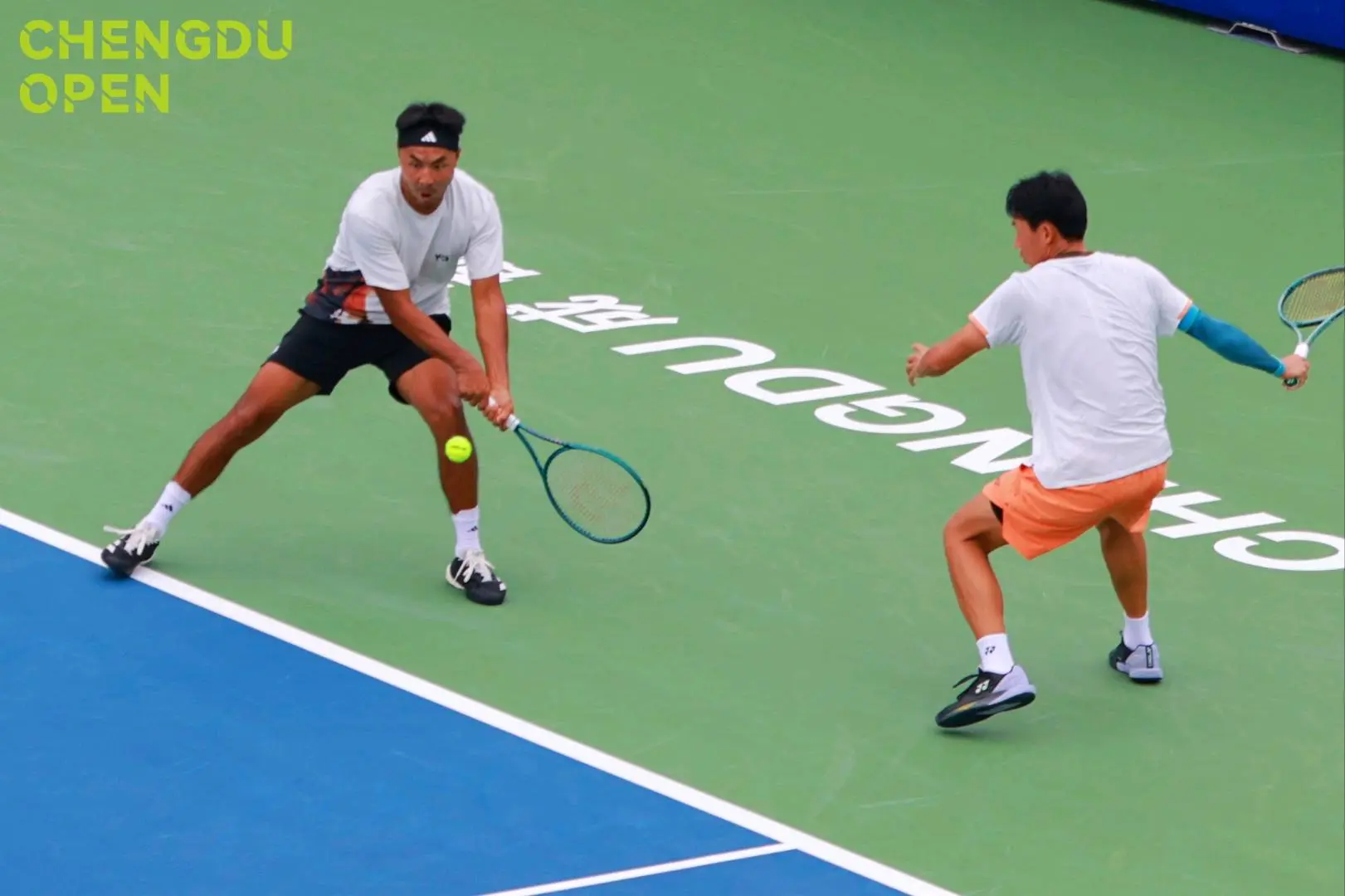 在第四局和, 约翰逊与奥, 进入第四个 在第四局和, 约翰逊与奥, 进入第四个