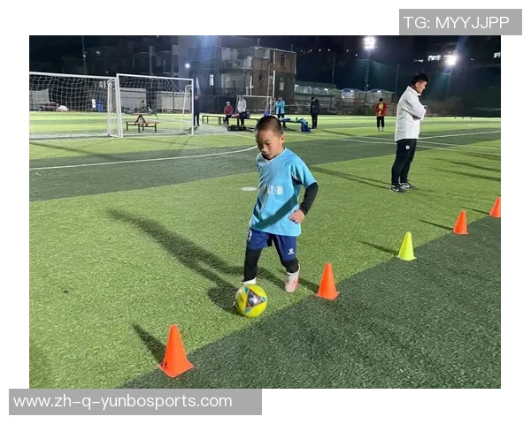 英国足球球星与小球迷携手共筑梦想桥梁见证足球热情传递